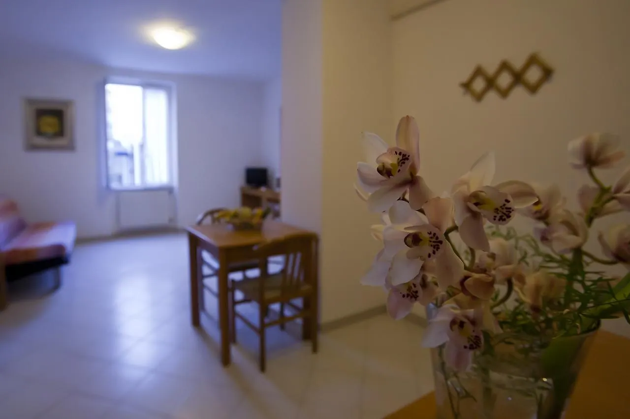 Genovese Al Mare Aparthotel Varazze
