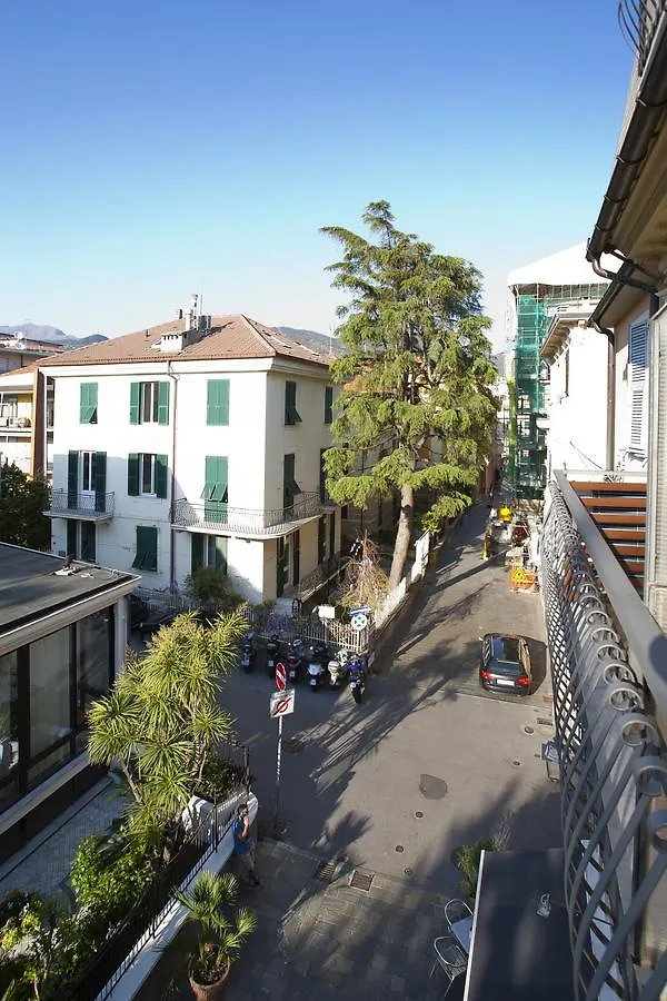 Genovese Al Mare Aparthotel Varazze
